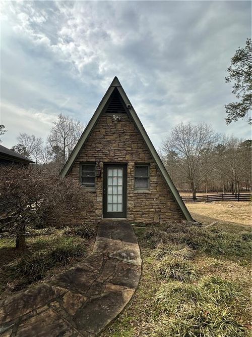 4984 Donald Dr, Loganville, GA, 30052-2819 | Card Image