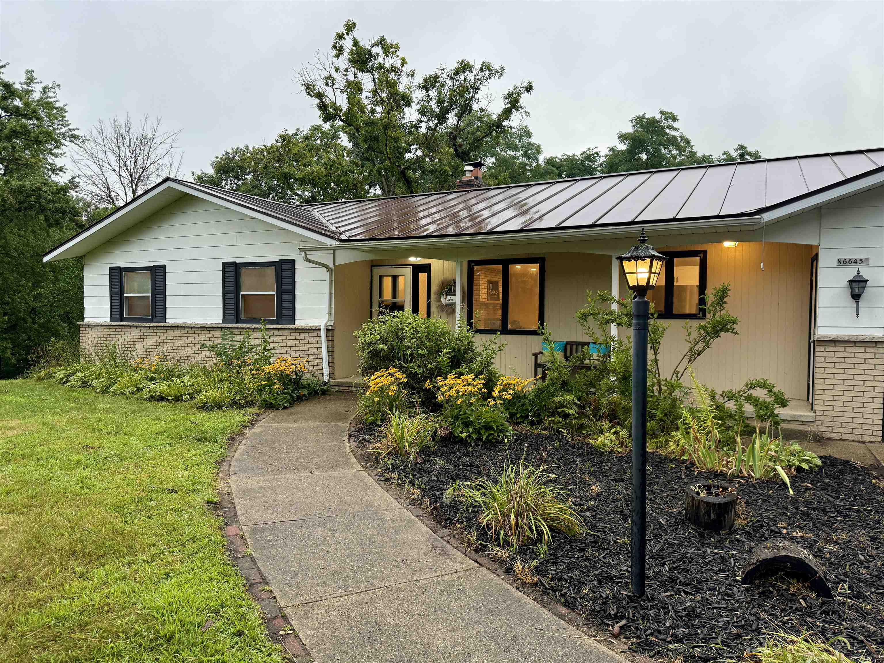 Fawn Cir, Pardeeville, WI 53954