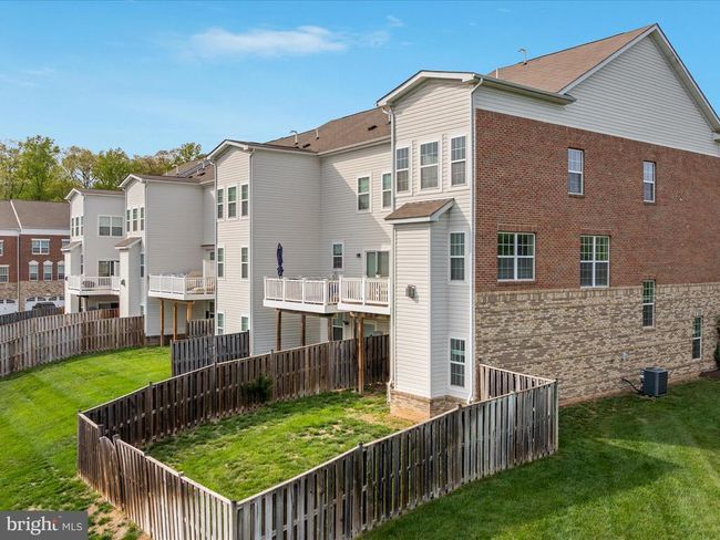 42241 Violet Mist Ter, Townhouse with 4 bedrooms, 4 bathrooms and null parking in BRAMBLETON VA | Image 45
