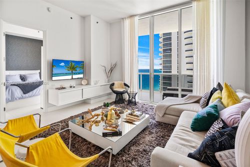 3302-15901 Collins Ave, Sunny Isles Beach, FL, 33160-4719 | Card Image