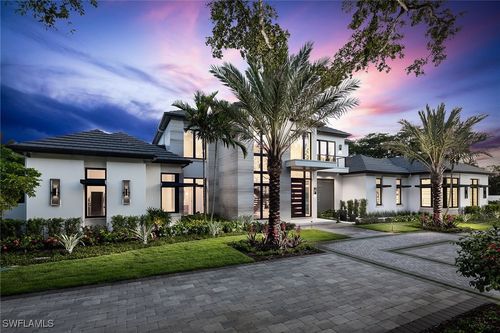 584 Banyan Blvd, NAPLES, FL, 34102-5106 | Card Image