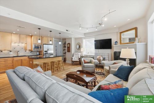 512-1403 Farnam St, Omaha, NE, 68102-2251 | Card Image