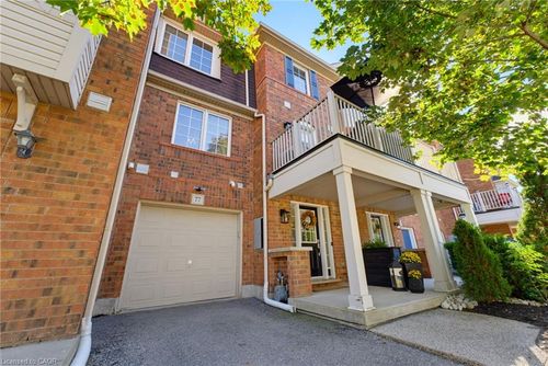 77-71 Garth Massey Dr, Cambridge, ON, N1T2G8 | Card Image