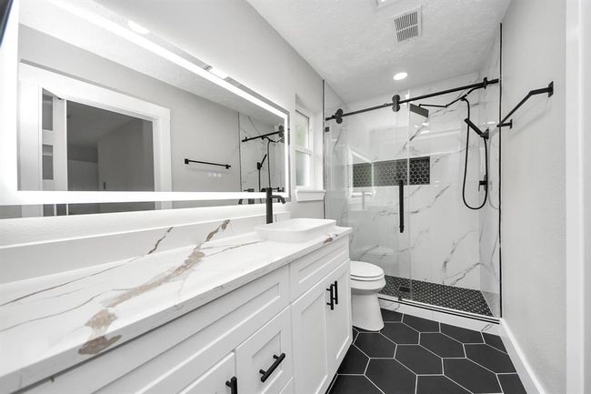 Primary bathroom with luxurious finishes | Image 14