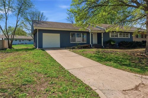 416 Sagebrush Ln, Belton, MO, 64012-3218 | Card Image