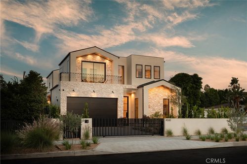4500 Calhoun Ave, Sherman Oaks, CA, 91423-2704 | Card Image