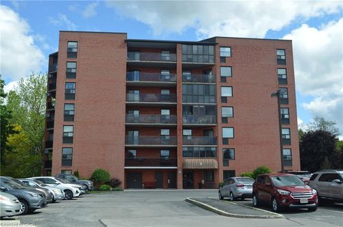 705-5 Mill Pond Crt, Simcoe, ON, N3Y5J6 | Card Image