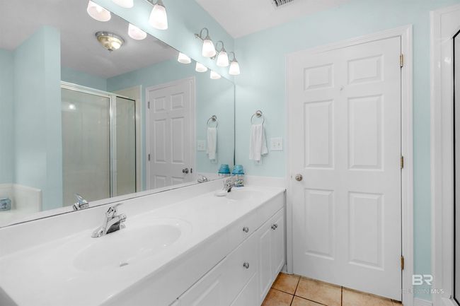 Bathroom | Image 16