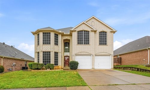 2216 Oak Park Dr, Bedford, TX, 76021-6057 | Card Image