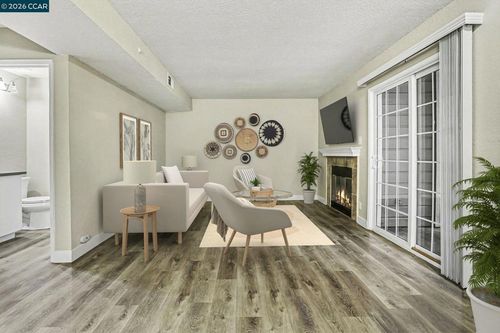 j-485 Canyon Oaks Dr, Oakland, CA, 94605 | Card Image