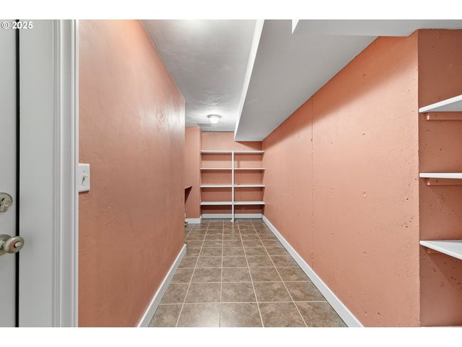 380 Mountaingate Dr, House other with 3 bedrooms, 3 bathrooms and 3 parking in Springfield OR | Image 34
