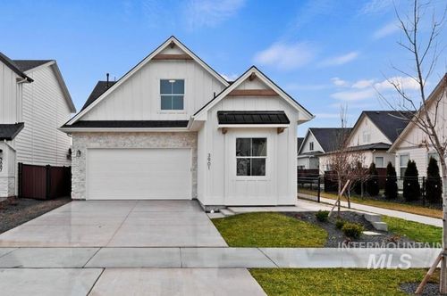 3901 W Stone House Ln, Eagle, ID, 83616-1018 | Card Image
