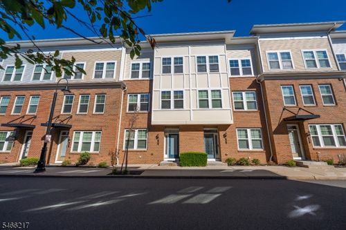 14 Fleet St, North Brunswick, NJ, 08902-5031 | Card Image