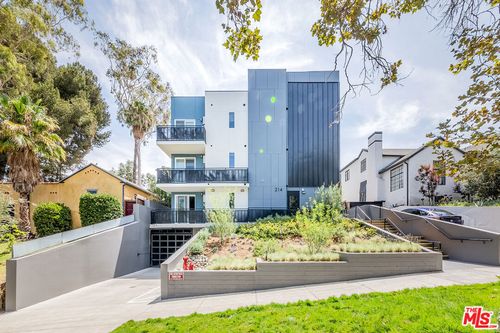 8-214 S Westmoreland Ave, Los Angeles, CA, 90004-6001 | Card Image