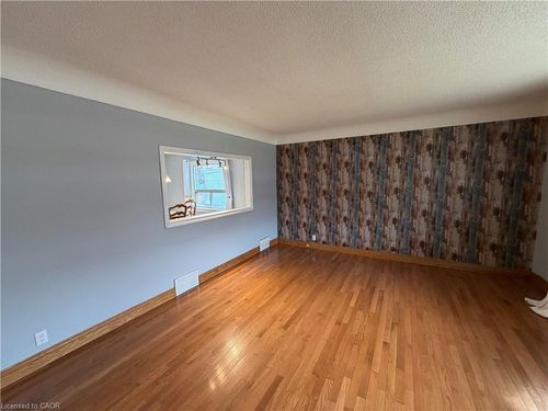 628 Dunn Ave, Hamilton, ON, L8H6M4 | Card Image