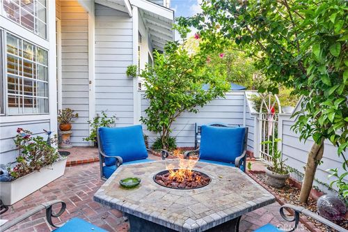 e-19110 Beachcrest Ln, Huntington Beach, CA, 92646 | Card Image