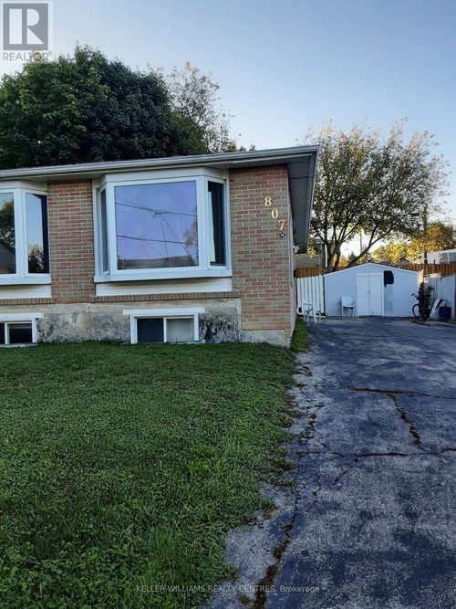 upper-807 Greenfield Cres, Newmarket, ON, L3Y3B2 | Card Image