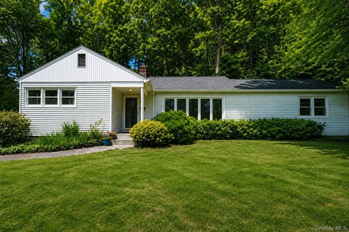 136 Pound Ridge Rd, Bedford, NY, 10506-1242 | Card Image