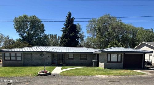 9700 Us Highway 12, Naches, WA, 98937-8761 | Card Image