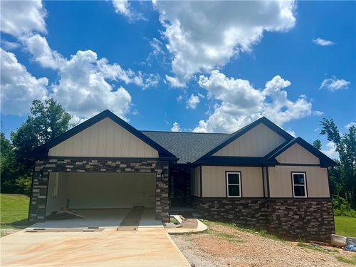 506 Horseshoe Dr, Seneca, SC, 29678-3723 | Card Image