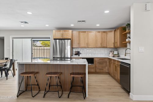 6932 E Latham St, Scottsdale, AZ, 85257-3242 | Card Image