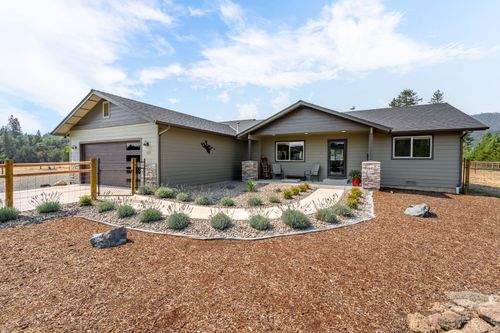 601 E Forks Cir, Cave Junction, OR, 97523-8508 | Card Image