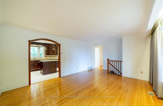 125 Lakeside Dr, House other with 4 bedrooms, 2 bathrooms and 4 parking in Grimsby ON | Image 6