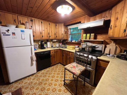 8 Penny Ave, Stratton, VT, 05360-9753 | Card Image