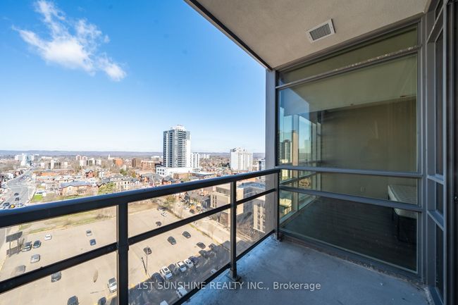 PH3 - 150 Main St W, Condo with 2 bedrooms, 2 bathrooms and null parking in Hamilton ON | Image 22