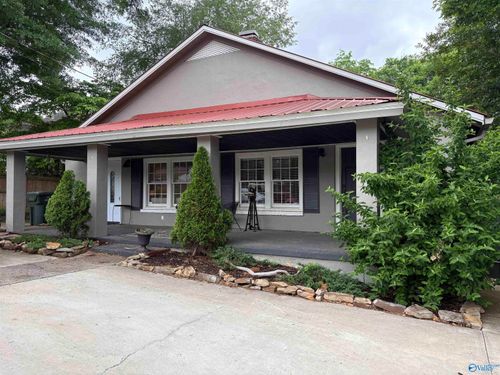 604 S Scott St, Scottsboro, AL, 35768-2637 | Card Image