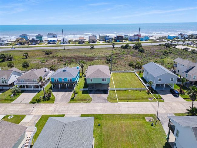 22329 Vista Del Mar, House other with 3 bedrooms, 2 bathrooms and 1 parking in Galveston TX | Image 19