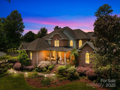 266 Riverwood Rd, Mooresville, NC, 28117-8895 | Card Image