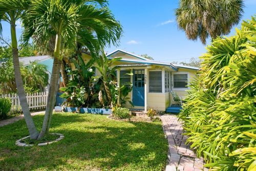 a-3025 56th St S, GULFPORT, FL, 33707-5545 | Card Image