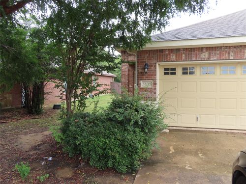 1428 Ravenwood Dr, Mansfield, TX, 76063-6054 | Card Image