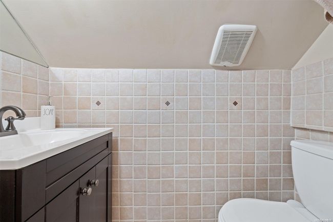 49-44 167 Th St, House other with 4 bedrooms, 3 bathrooms and null parking in Fresh Meadows NY | Image 28