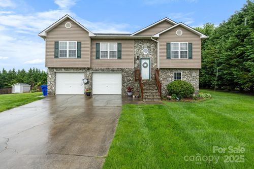 3311 Lilac Ln, Hudson, NC, 28638-9308 | Card Image