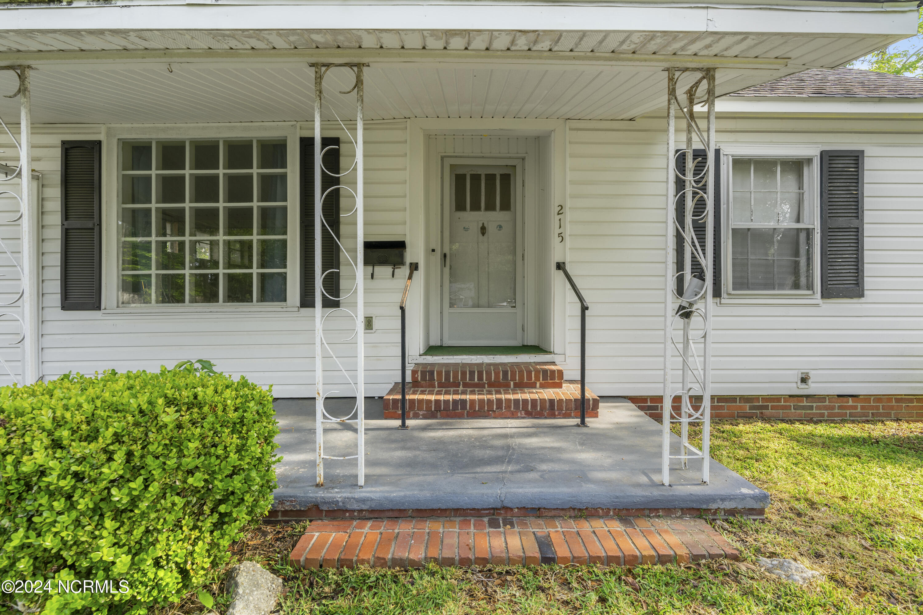 Smith St, Whiteville, NC 28472