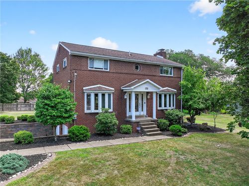 1705 Hassam Rd, Coraopolis, PA, 15108-3250 | Card Image