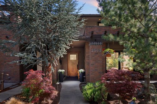 2563 Nw Crossing Dr, Bend, OR, 97703-6974 | Card Image
