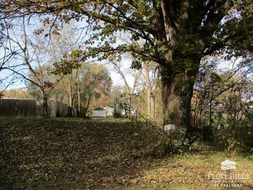 222 Chick St, Council Grove, KS, 66846-1920 | Card Image