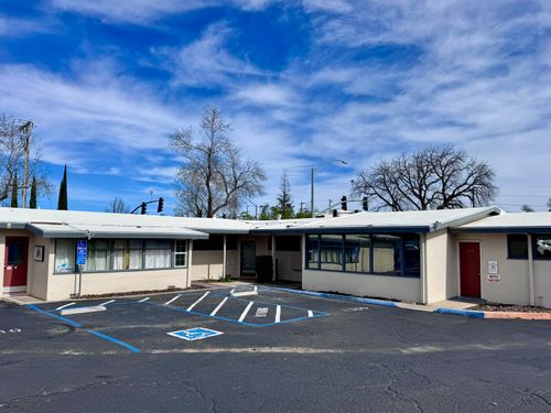 1300 Court St, Redding, CA, 96001-1635 | Card Image