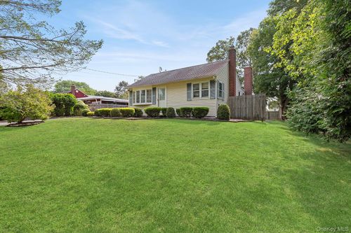 1645 Ruth Rd, Mattituck, NY, 11952-3662 | Card Image