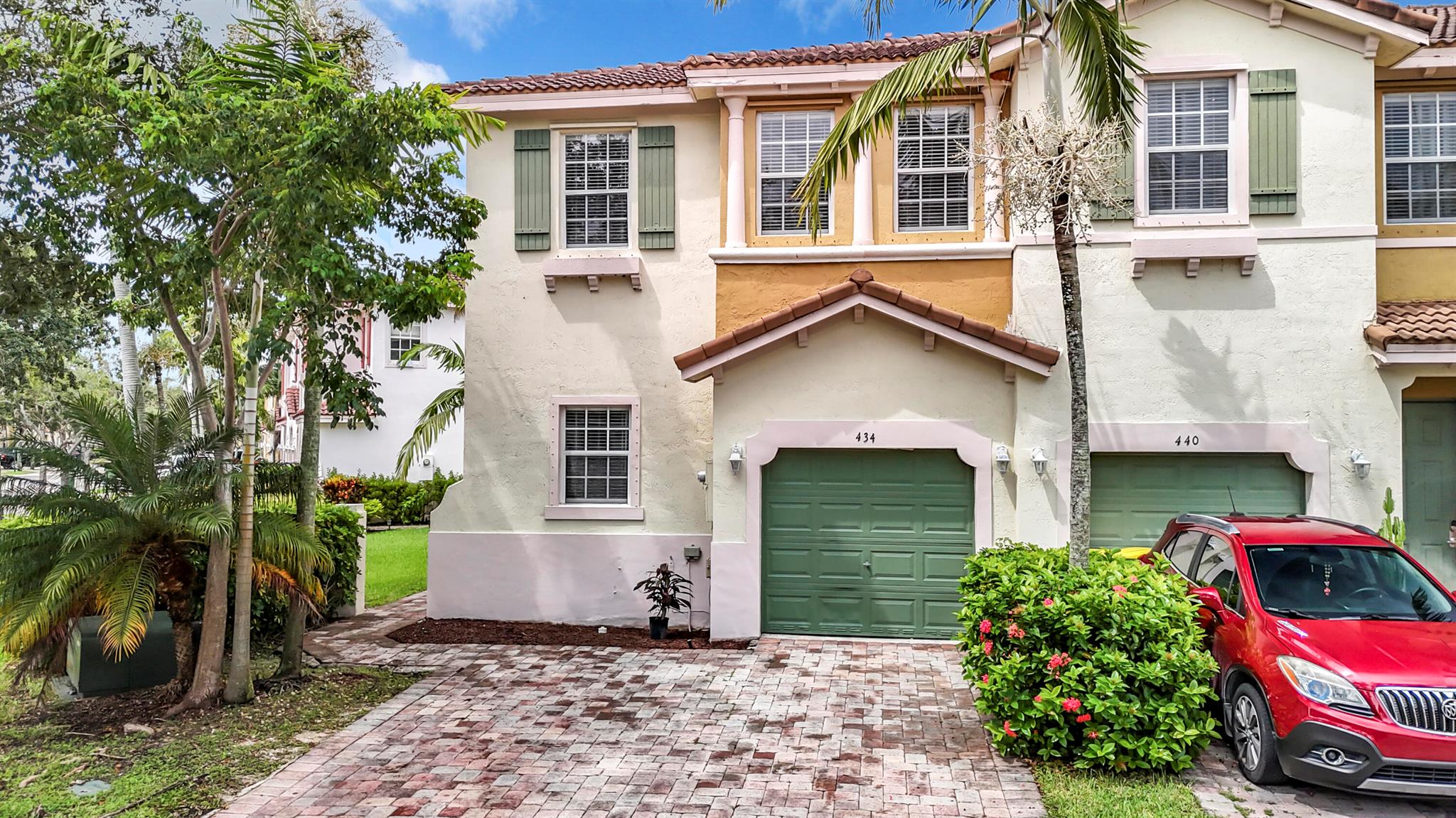 21st Ter, Homestead, FL 33033