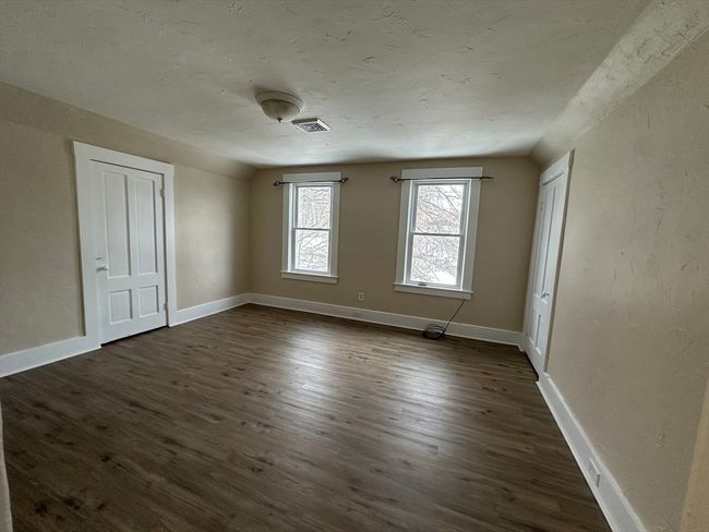 APT-3 - 71 Flagg St, Condo with 2 bedrooms, 1 bathrooms and 2 parking in Clinton MA | Image 6