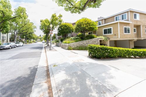 1-300 Alpine St, Pasadena, CA, 91106-4724 | Card Image
