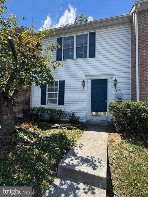 219 Sherando Cir, STEPHENS CITY, VA, 22655-4004 | Card Image