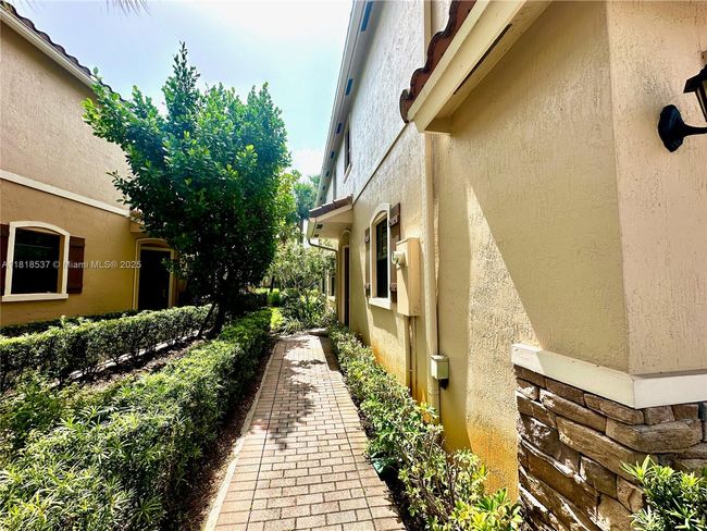 119 Riverwalk Cir E, Townhouse with 3 bedrooms, 3 bathrooms and null parking in Plantation FL | Image 26