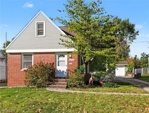 6314 Dunham Rd, Maple Heights, OH, 44137-4771 | Card Image