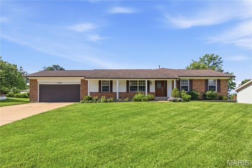 1126 Sombrero Trl, Ellisville, MO, 63011-2352 | Card Image