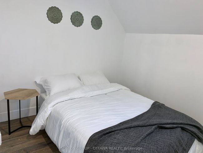 323 Montfort St, Home with 2 bedrooms, 3 bathrooms and 3 parking in Vanier ON | Image 20